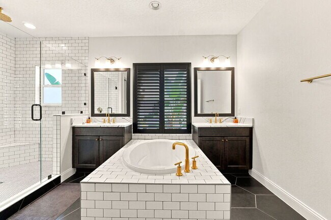 Foto del edificio - 10134 Royal Island Ct