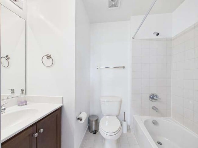 Building Photo - 15653 John Diskin Cir