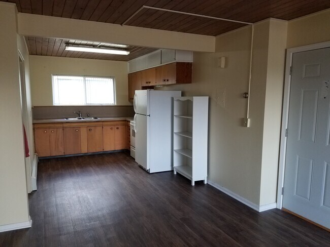 Kitchen/Dining Area - 1100 11th Ave NW
