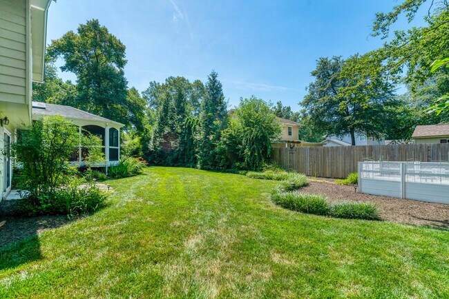 Building Photo - 4601 Wood Dr