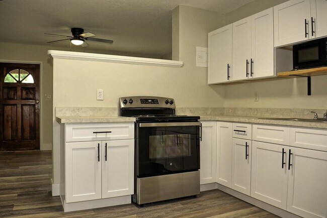 Foto del edificio - Updated Single Family Home