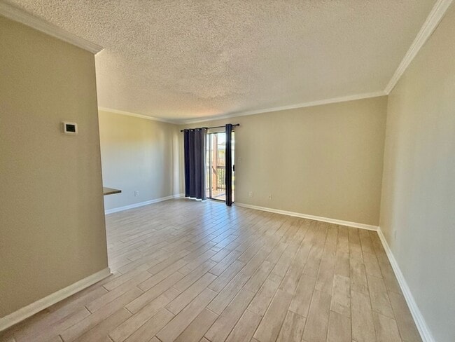 Foto del edificio - 308 Miracle Strip Pkwy SW