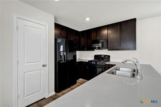 Building Photo - 231 Gabbro Gdns