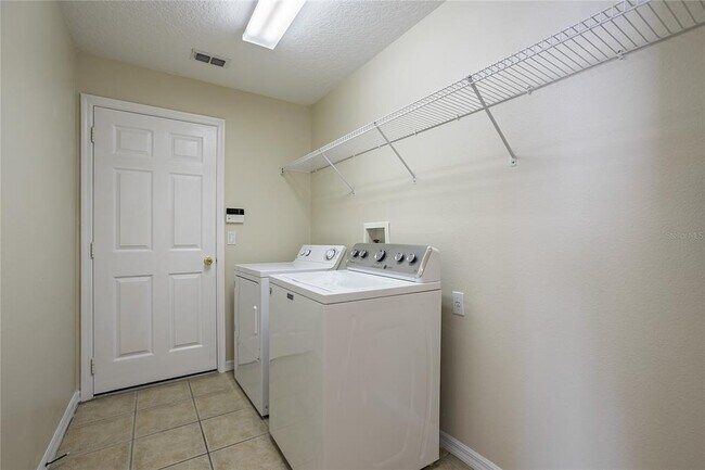 Foto del edificio - 1040 St Andrews St