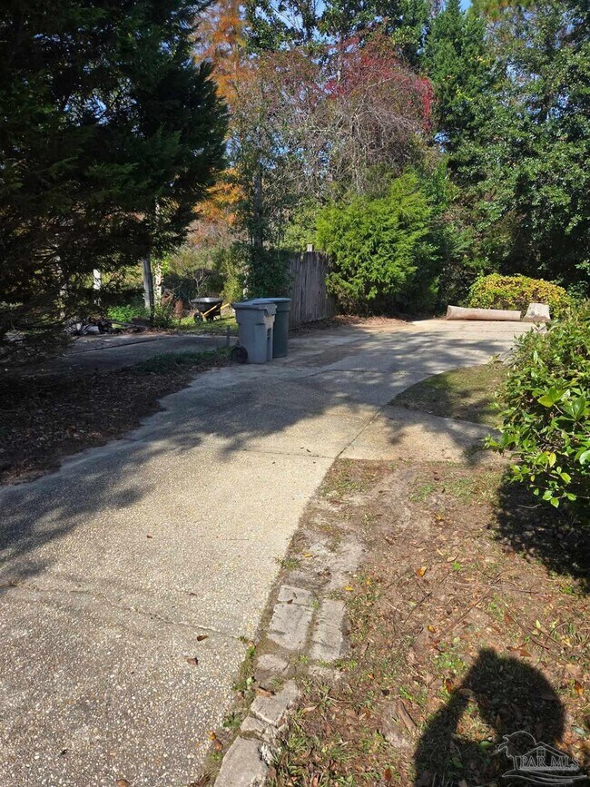 Foto del edificio - 4571 Baybrook Dr