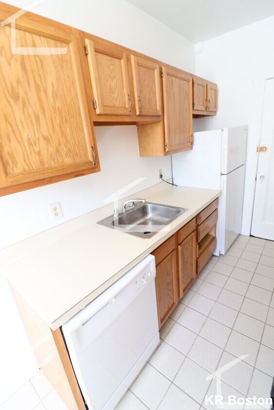 Primary Photo - No Brokers Fee, Month of Free Rent, Heat, ...