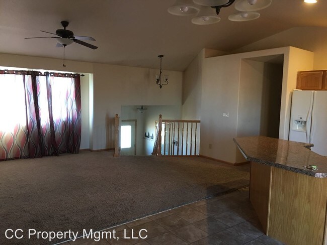 Building Photo - 22765 Pickarts Ln