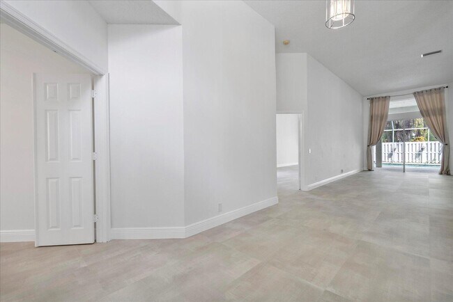Foto del edificio - 970 Greenwood Rd