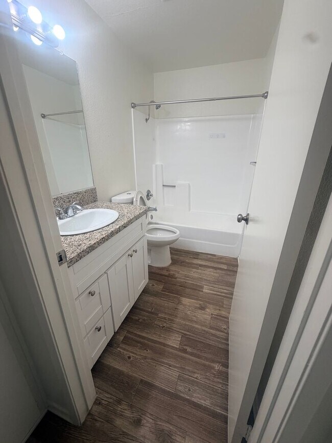 Foto del edificio - Palms Apartments San Marcos 2 bed 2 bath