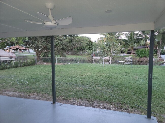 Building Photo - 5651 SW 109th Ct