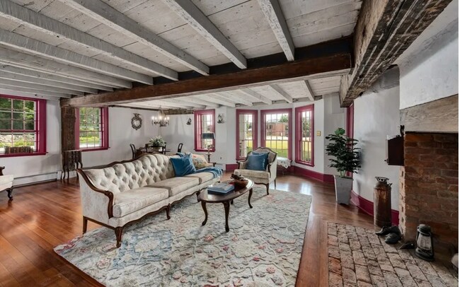 Sala de estar - 21 Endicott Rd