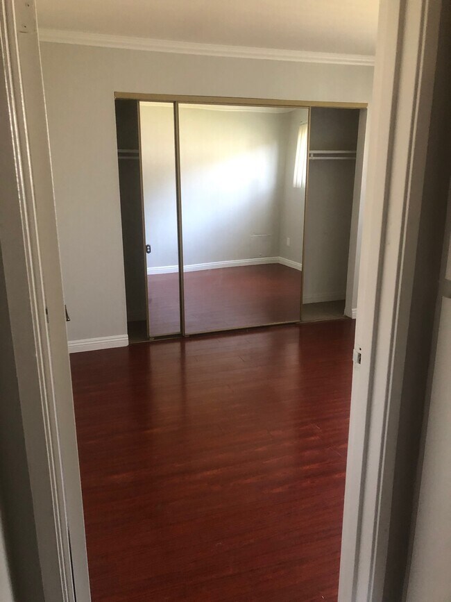 Foto del edificio - 10059 Pinewood Ave