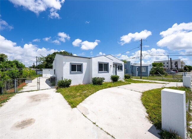 Building Photo - 1221 NW 75th St