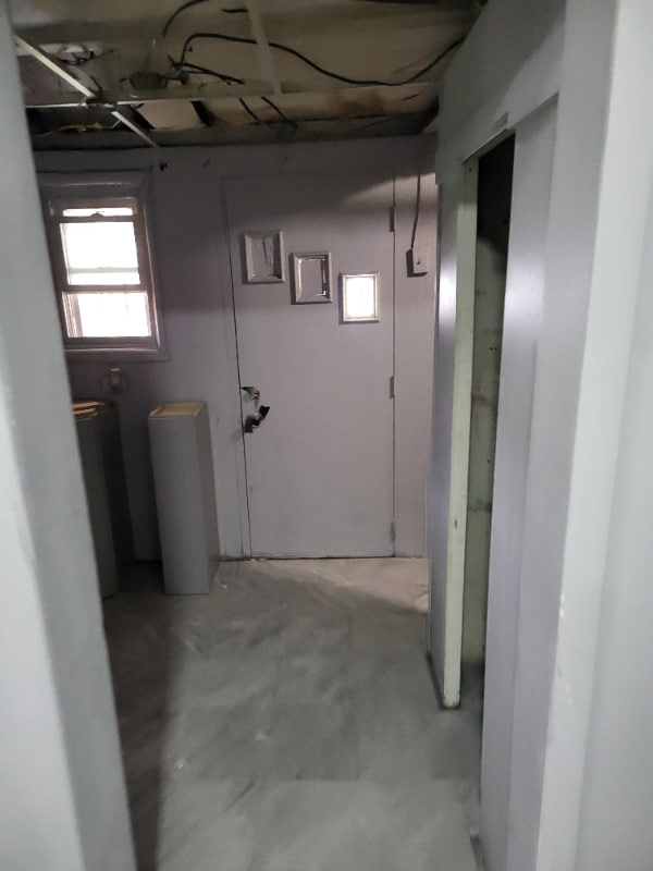 Building Photo - 643 N Peach St