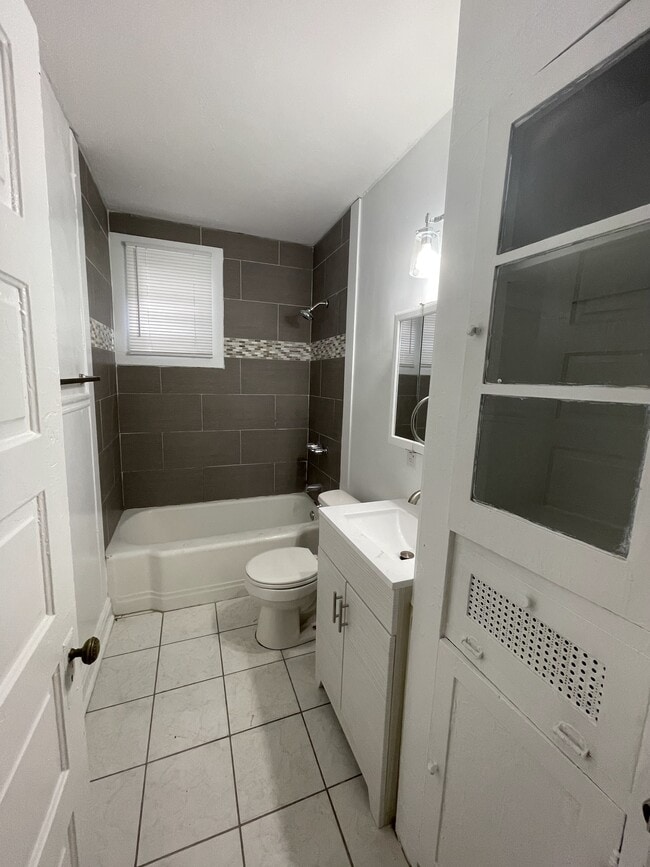 Building Photo - 5226 Perrier St
