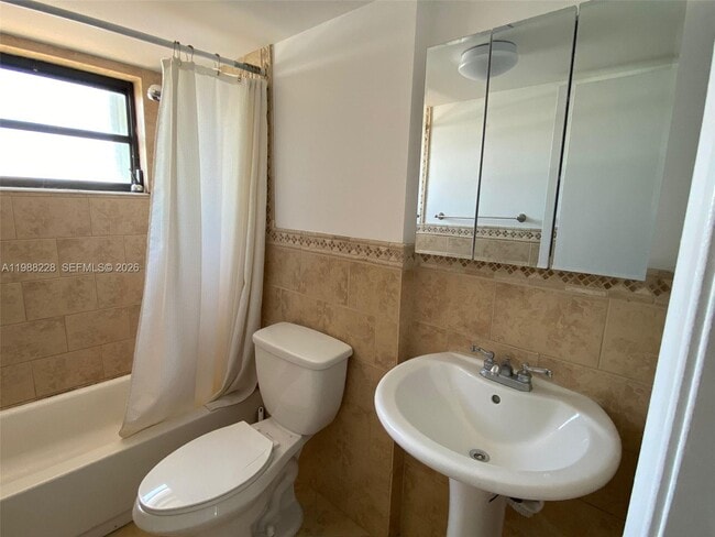 Building Photo - 7626 Byron Ave