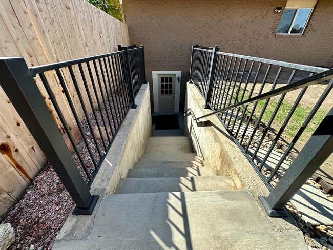 Building Photo - Charming 2-Bedroom Basement Unit with Private Yard – Flat-Rate Utilities!