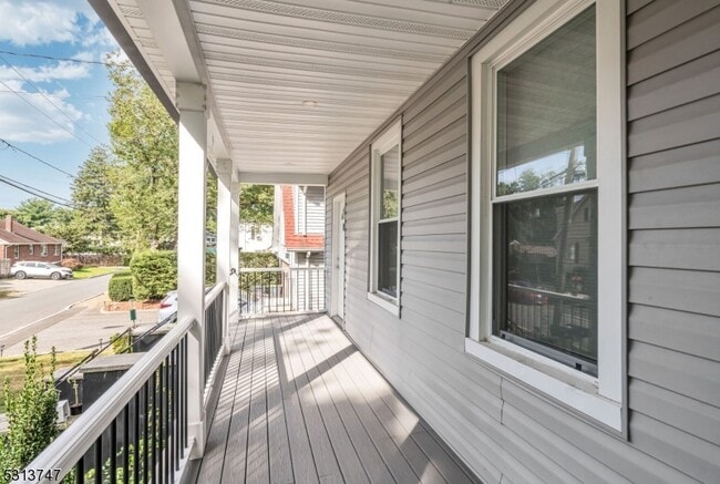 Building Photo - 53 Davis Dr