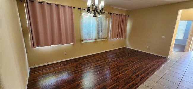 Foto del edificio - 1061 N Reiser Ct