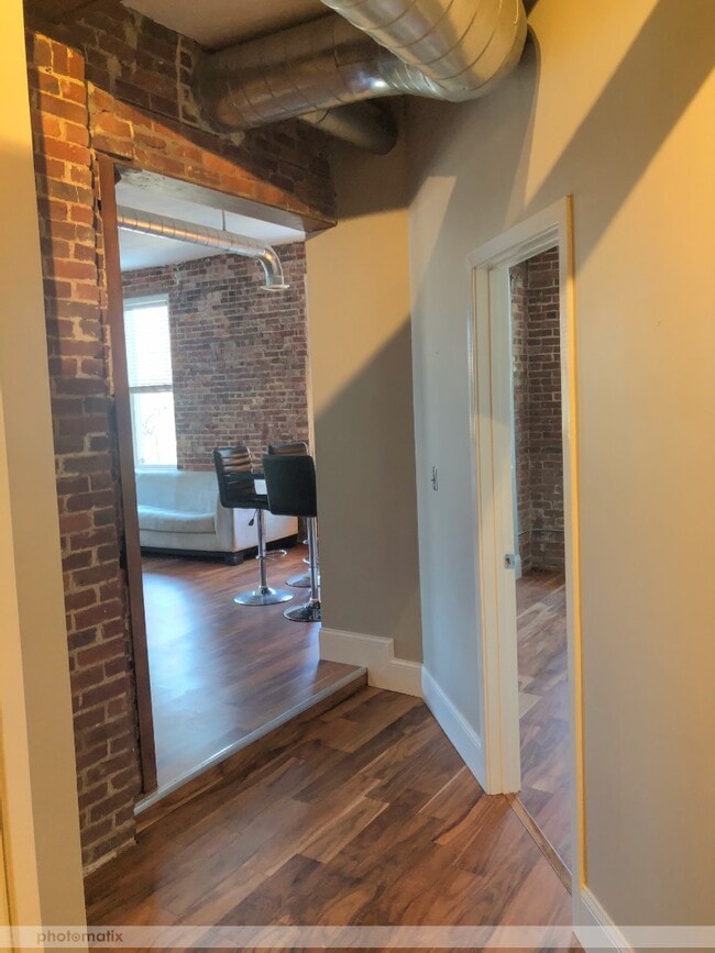 Building Photo - 35 Wyman St