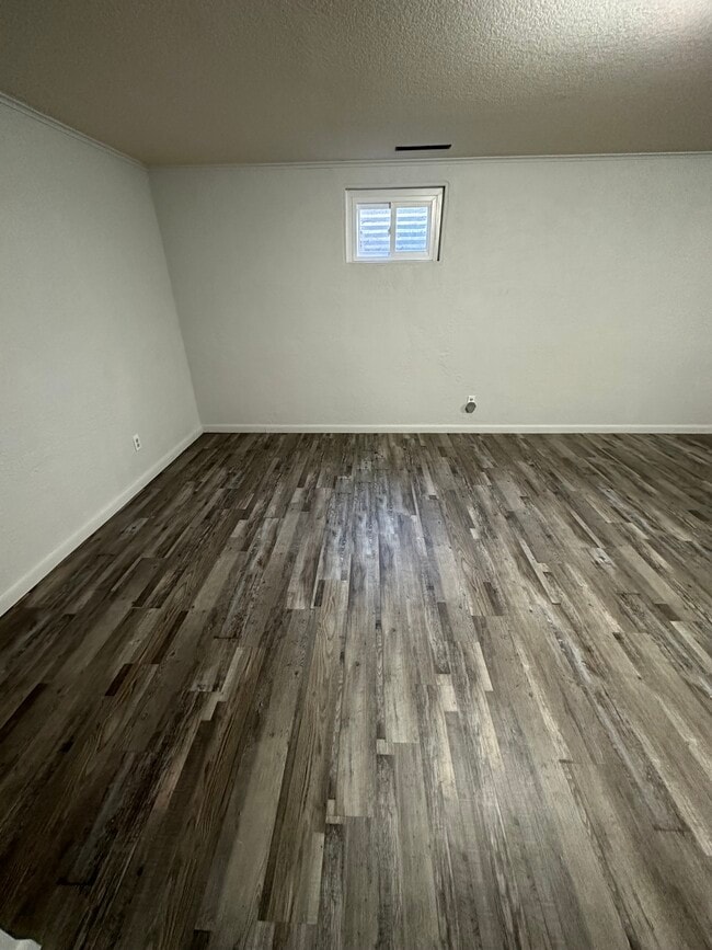 Entering 815 Unit B - 815 Kingsley Dr