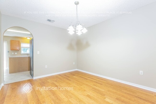 Foto del edificio - 1800 Brookshire Cir