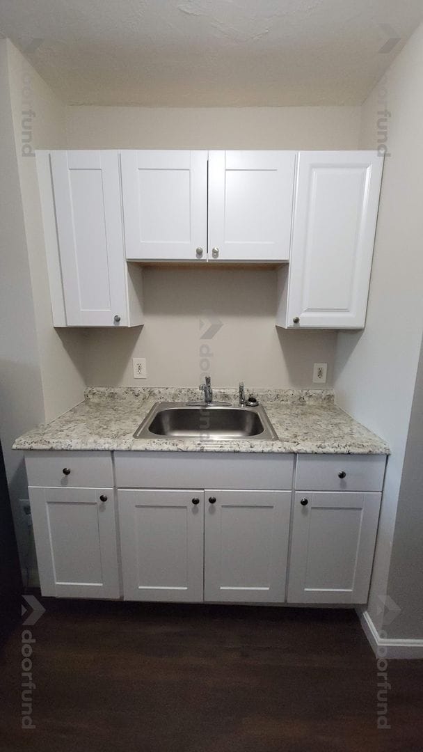 Building Photo - 28 Prescott St