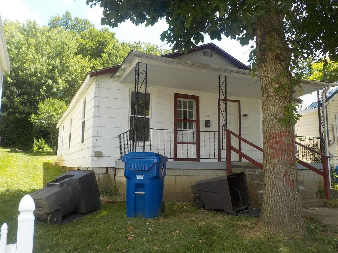 Primary Photo - Modern Comfort: 3-Bed, 2-Bath Residence wi...
