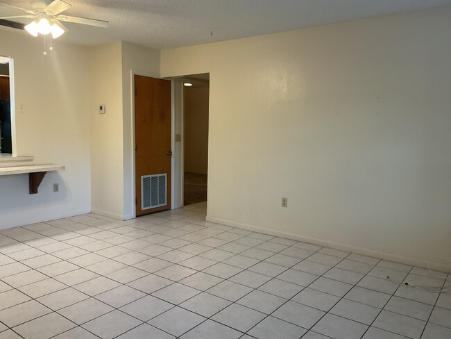 Foto del edificio - 1112 South Blvd