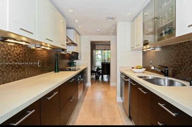 Foto del edificio - 2991 Lakewood Ln
