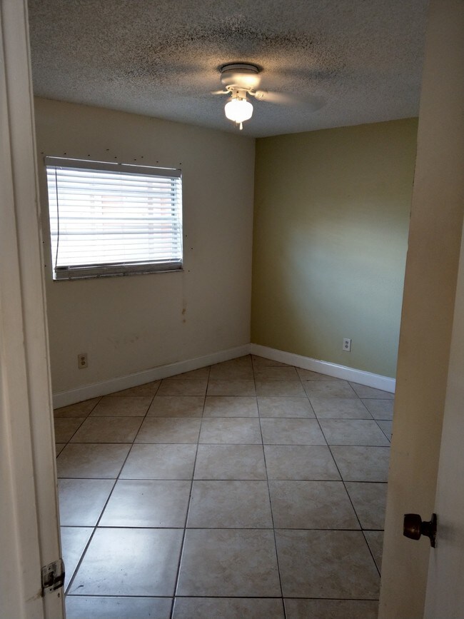 Building Photo - 1736 Tioga Ave