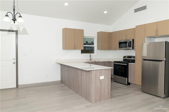 Building Photo - 2708 Brownjay Rd