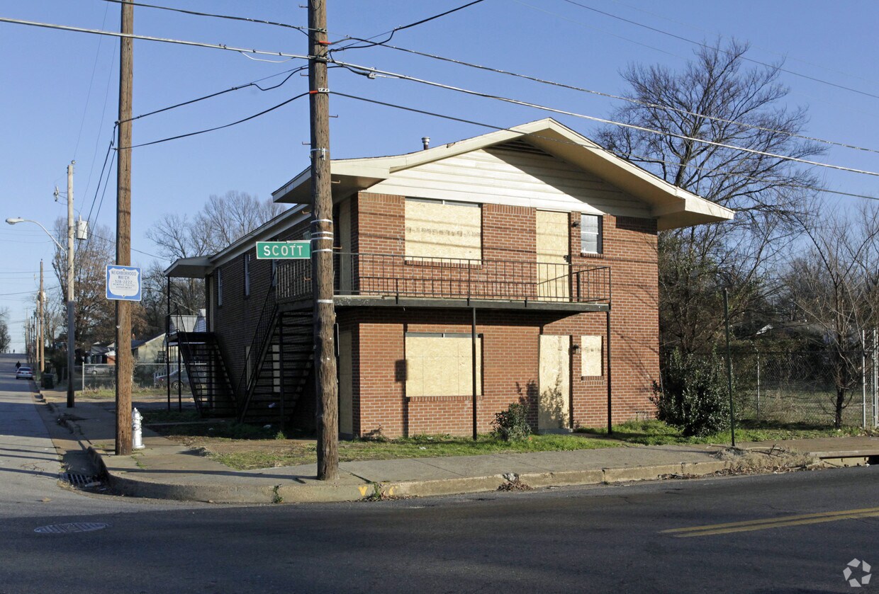 Primary Photo - 2829 Yale Ave