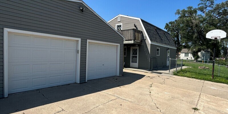 Primary Photo - 3401 10th Ave