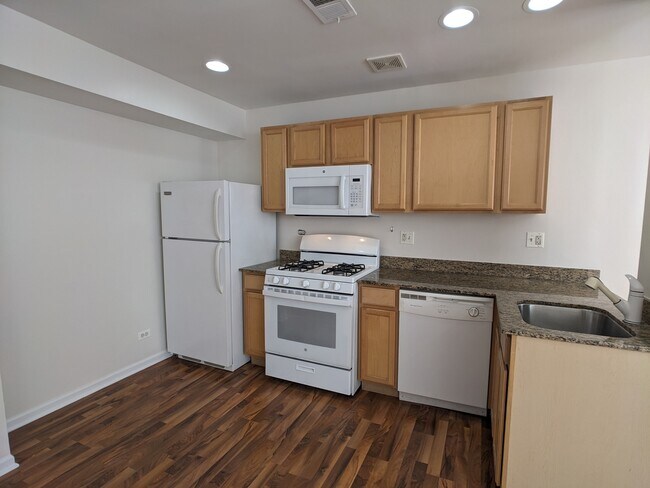 Foto del edificio - 5953 N Kenmore Ave