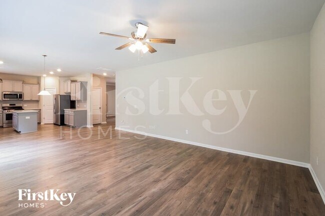 Foto del edificio - 144 Daniels Creek Cir