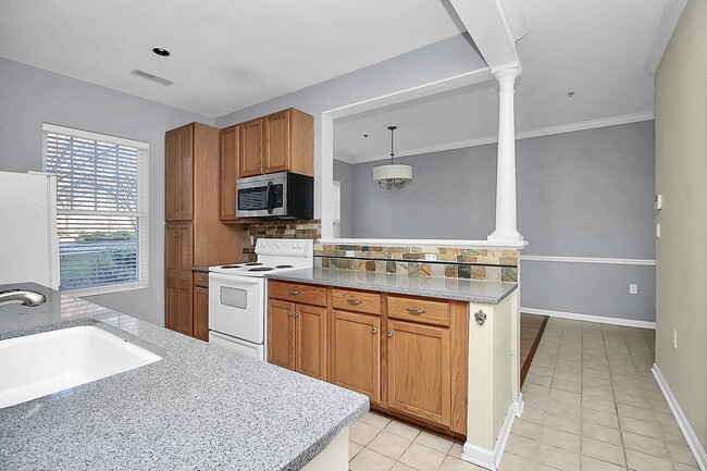 Building Photo - 526 N Davidson St