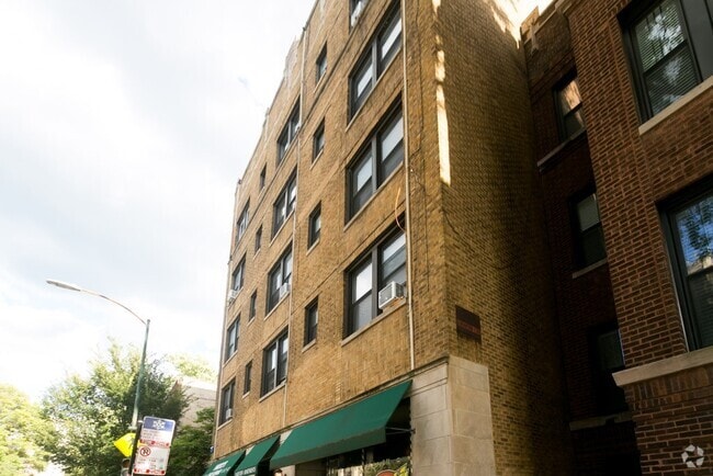 Building Photo - 714 W Belmont Ave