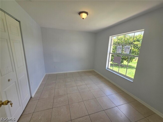 Foto del edificio - 2420 Vernon Ave S