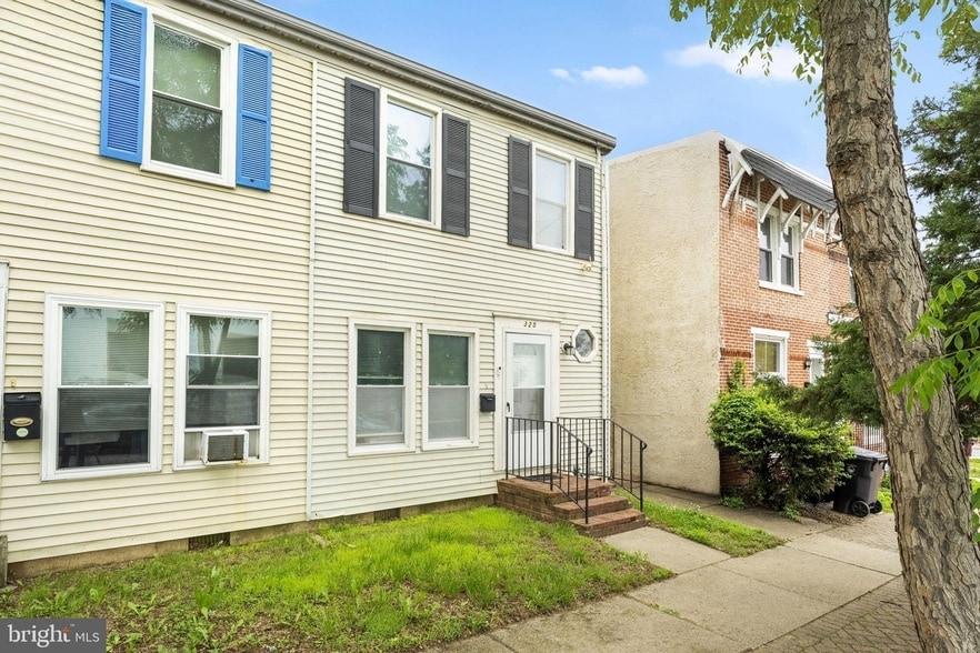 Photo - 325 E 13th Street Unit