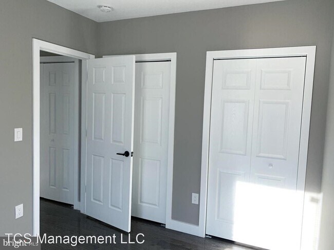 Foto del edificio - 3 br, 1.5 bath House - 1379 S 46th St Unit 2