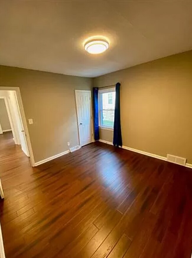 Building Photo - 7430 Paseo Blvd