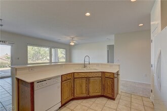 Building Photo - 2576 Chasma Dr