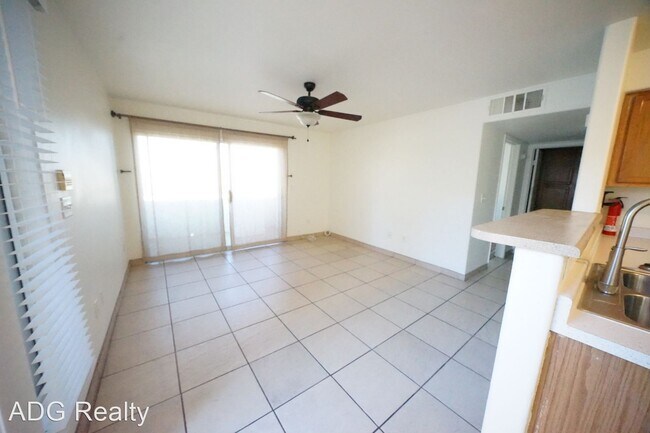 Building Photo - 2 br, 2 bath House - 3131 Key Largo Dr #20...