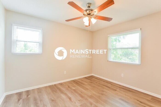 Foto del edificio - 3 Bedroom Pet-Friendly Home in DELAND, FL with Main Street Renewal