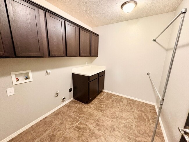 Building Photo - 4626 N Backstretch Rd