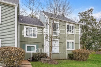 Building Photo - 428 Raintree Dr