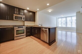 Building Photo - 1125 Maxwell Ln