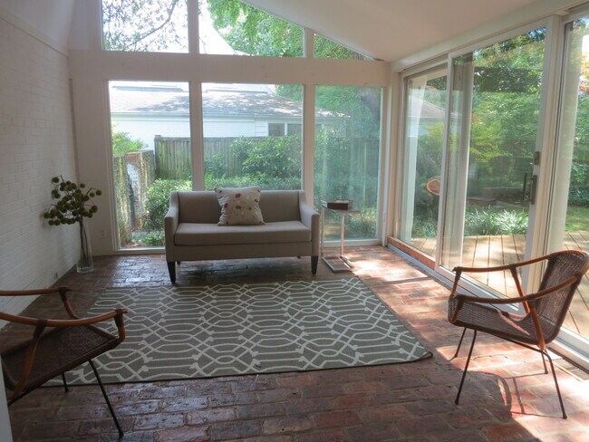 Building Photo - 4512 Cortland Rd