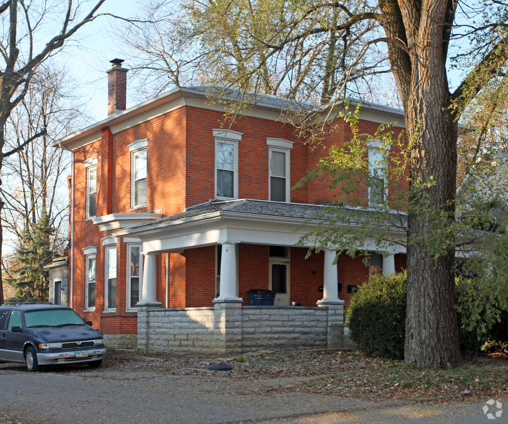 Primary Photo - 61 W Perry St